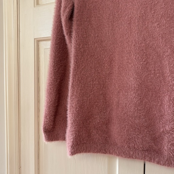Ellen Tracy Pink Fuzzy Furry Metallic Shimmery Size Small Pink Sweater Pullover - Picture 8 of 9